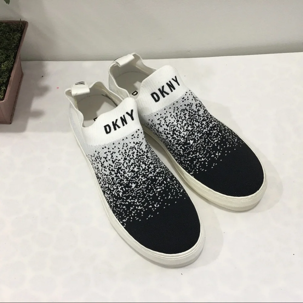 NWOT DKNY slip on sneaker size 7 - Picture 3 of 9